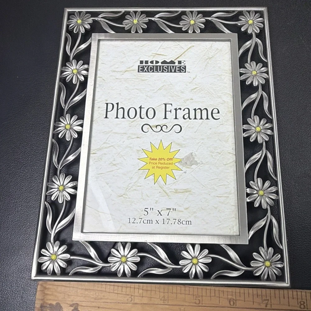 VTG Y2K Silver Finish 5 X 7 Daisy's Picture Frame 90's 2000's Large Metal Gift